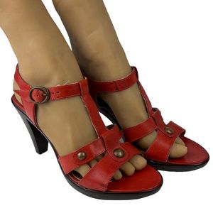 Sundance Rust Color Leather  T-Strap Platform Heels Sz: 39 (8.5)